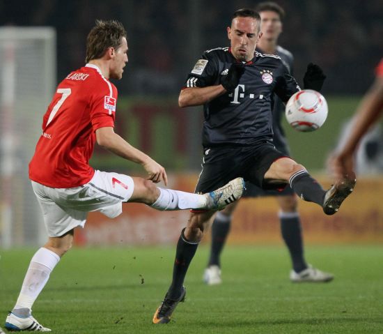 潘江鼓励刘 潘江鼓励刘